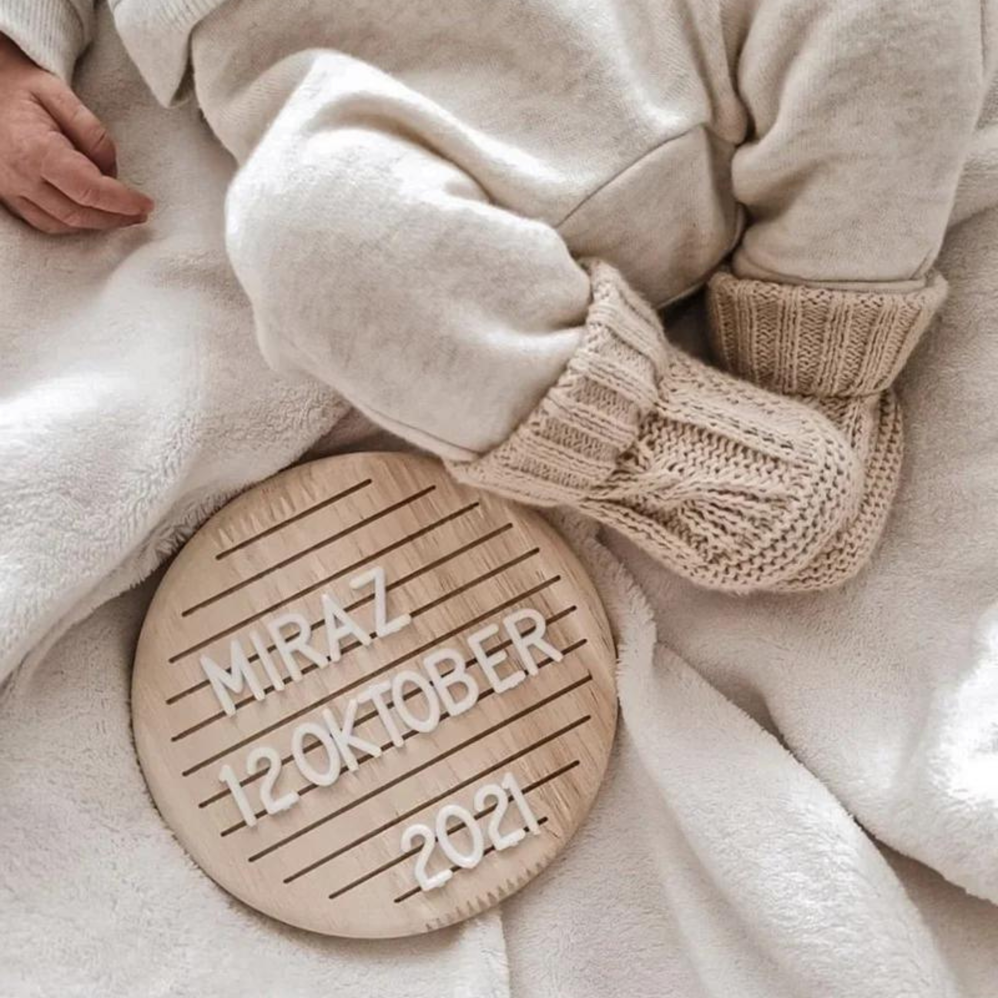 Round Wooden Letterboard with Plastic Letters & Numbers