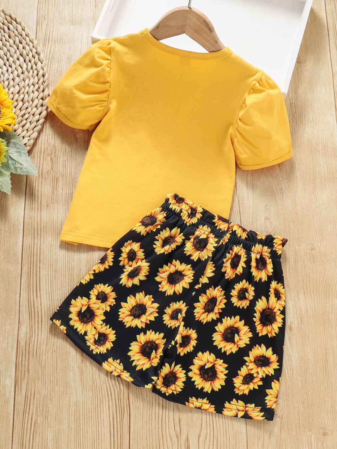 Vicky Princess Printed T-shirt & Sunflower Short